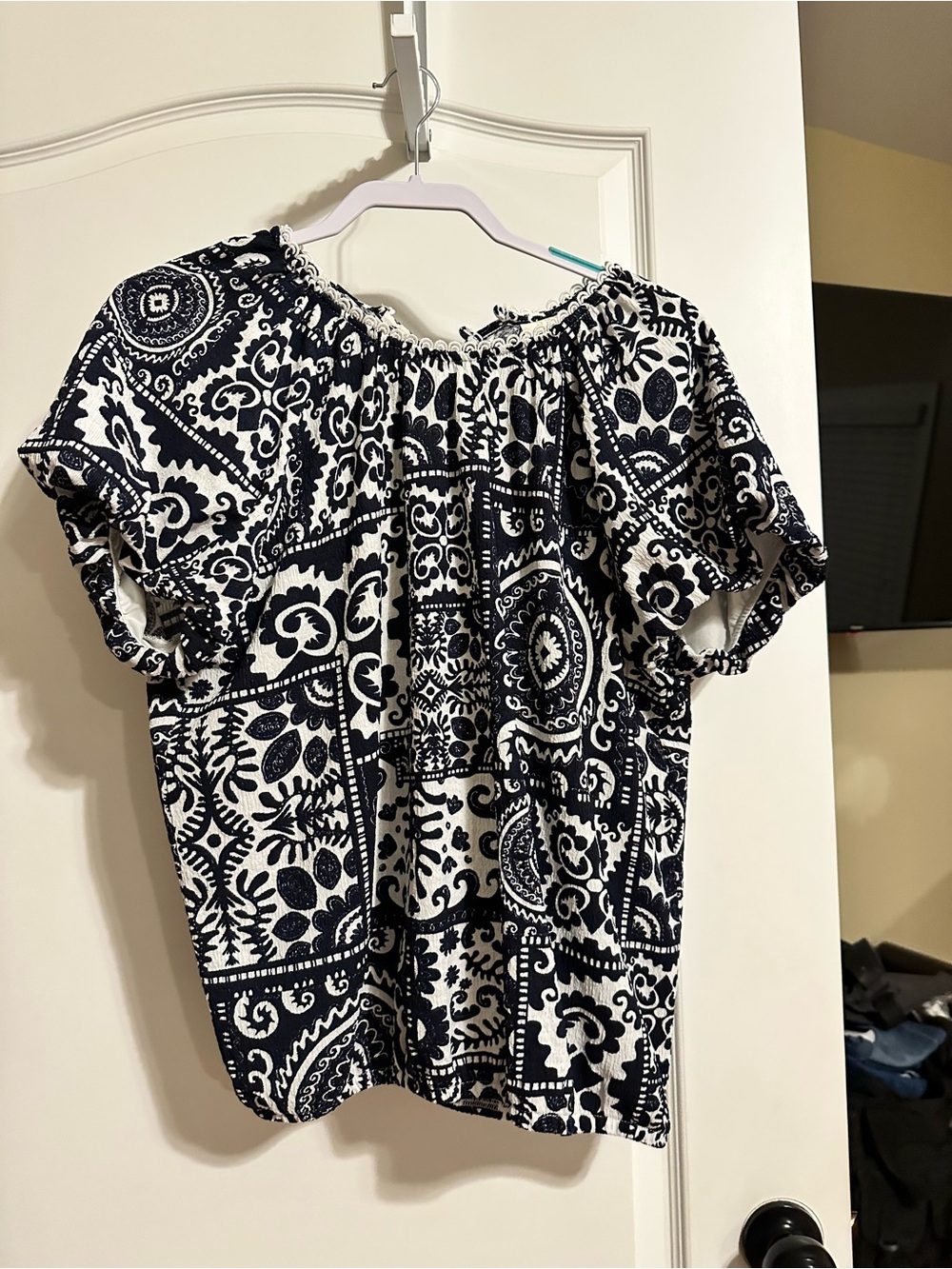 Women's Blue & White Printed Off-Shoulder Top